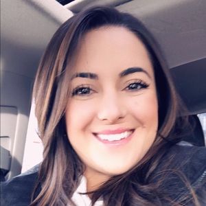 Meet your Posher, Stephanie